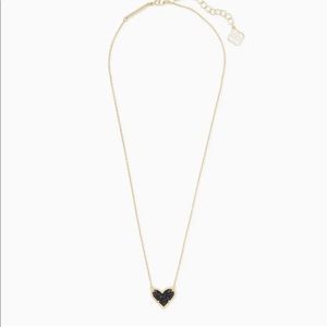Gold chain Black heart 🖤 Kendra Scott necklace